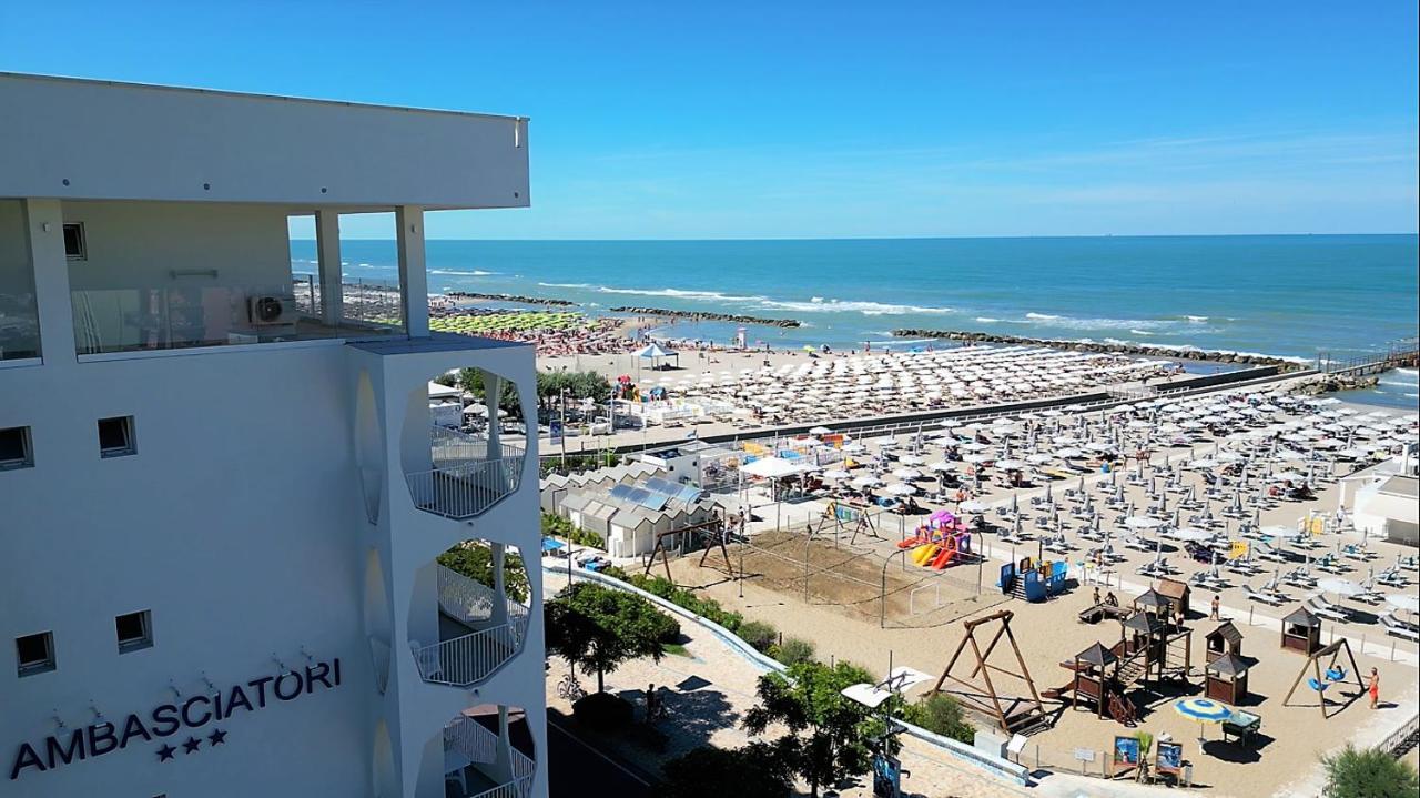 Ambasciatori Hotel - Beach Front -Breakfast Xxl & Brunch Until 12 30Pm Misano Adriatico Eksteriør bilde