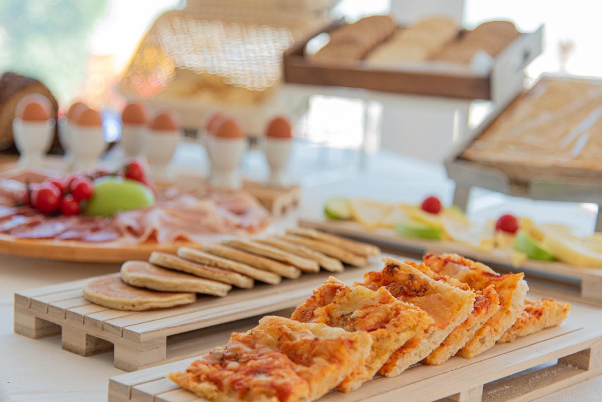Ambasciatori Hotel - Beach Front -Breakfast Xxl & Brunch Until 12 30Pm Misano Adriatico Eksteriør bilde