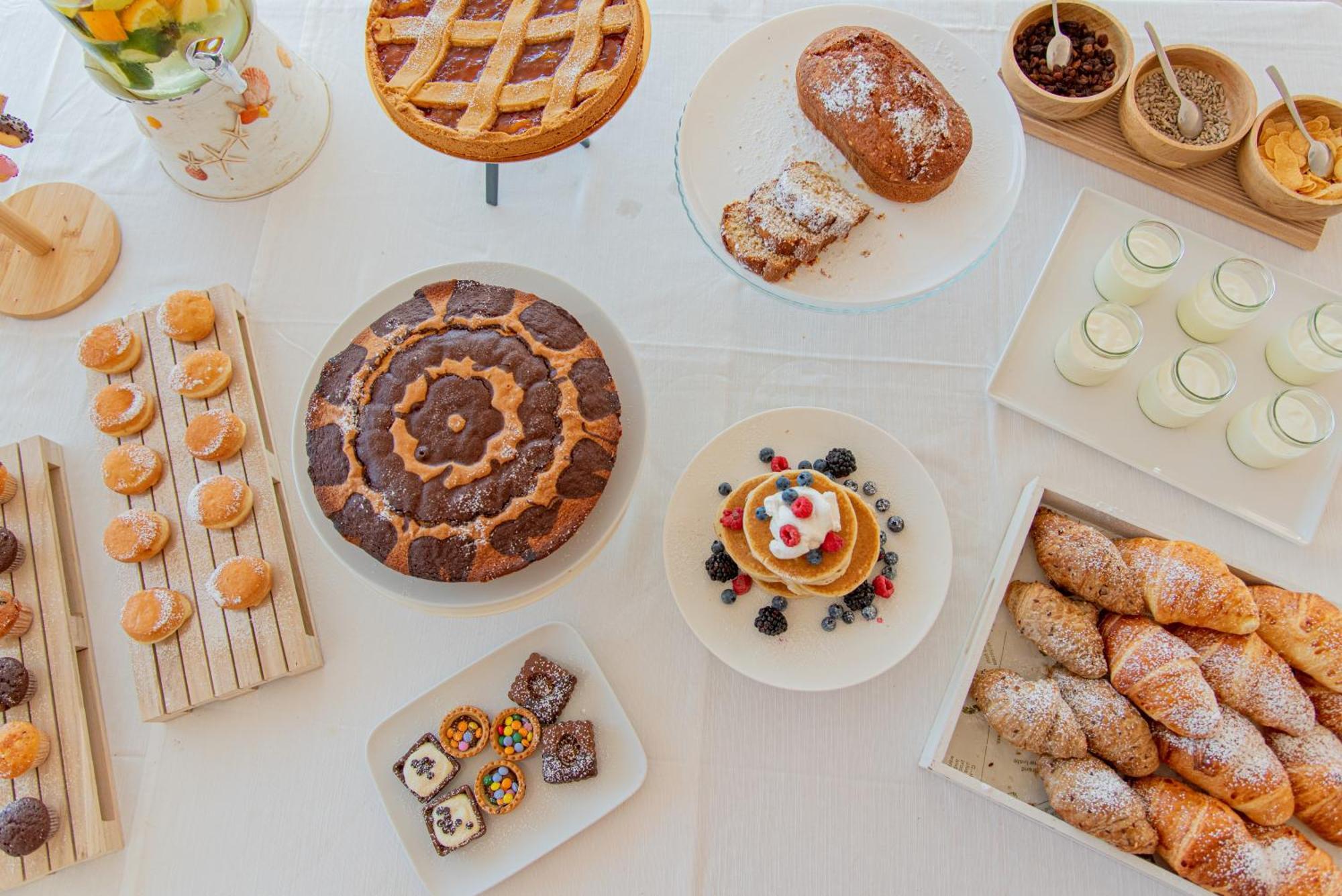 Ambasciatori Hotel - Beach Front -Breakfast Xxl & Brunch Until 12 30Pm Misano Adriatico Eksteriør bilde